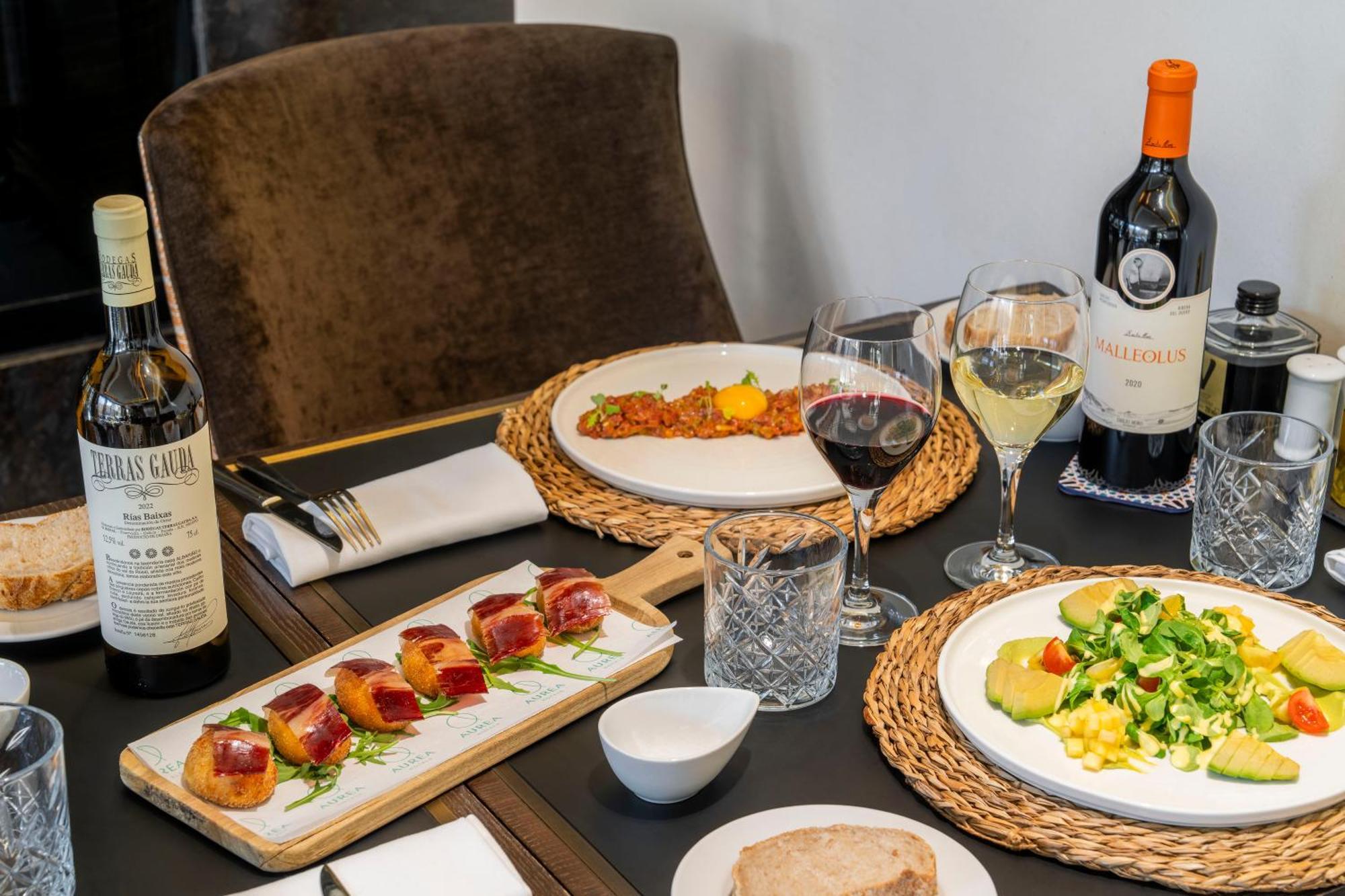 فندق يوروستارز واشنجتون إيرفينج غرناطة المظهر الخارجي الصورة A selection of dishes from the restaurant