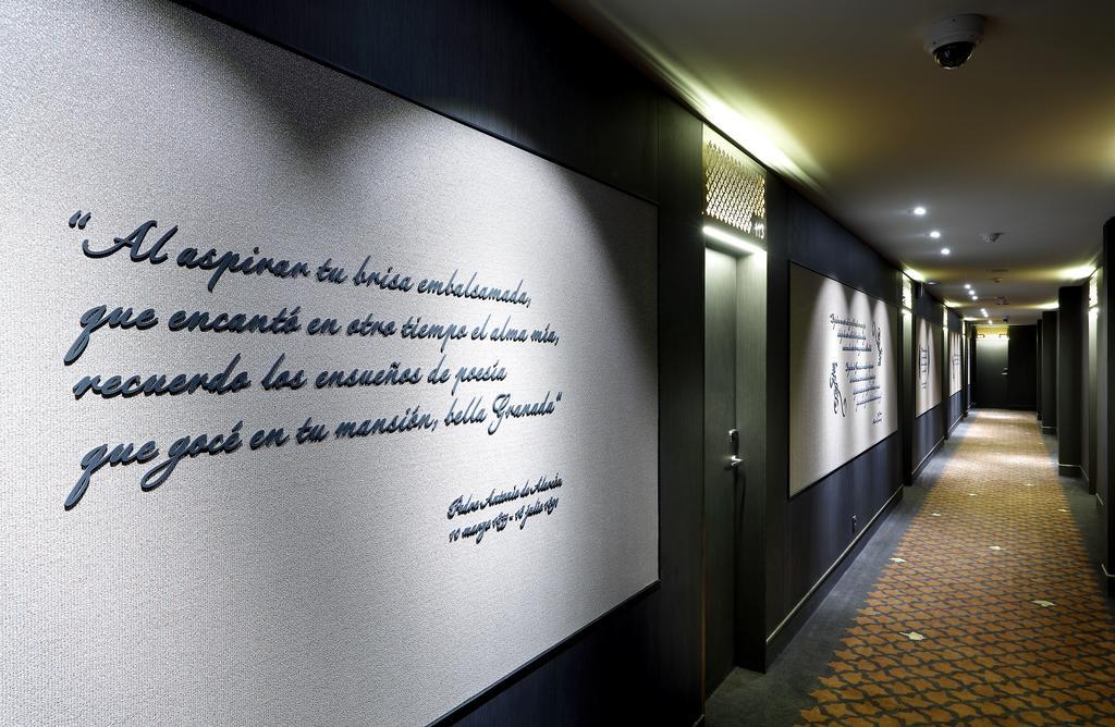 فندق يوروستارز واشنجتون إيرفينج غرناطة المظهر الخارجي الصورة A corridor at the hotel